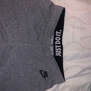 Grey Nike leggings